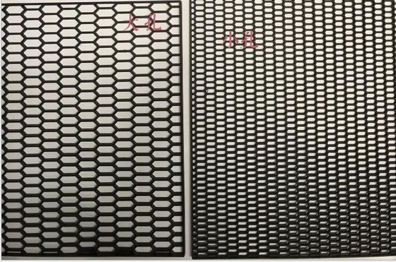 Il PVC della fibra del carbonio ha ricoperto Mesh Black Automobile Network cavo rivestito di plastica Mesh Panels di dimensione di 40cm x di 120cm
